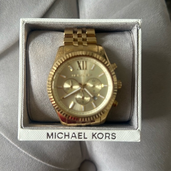 Gold Michael Kors Watch - Picture 2 of 7
